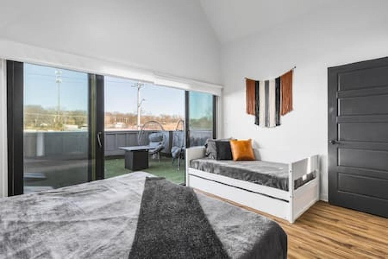 Spacious Home With Large Patio Rooftop Deck And Garage Нэшвилл Экстерьер фото